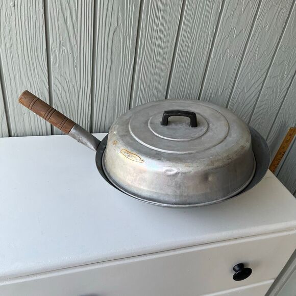 Vintage Large Carbon Steel Wok w/ Lid & Wooden Handle 20” Round Bottom - Picture 5 of 6